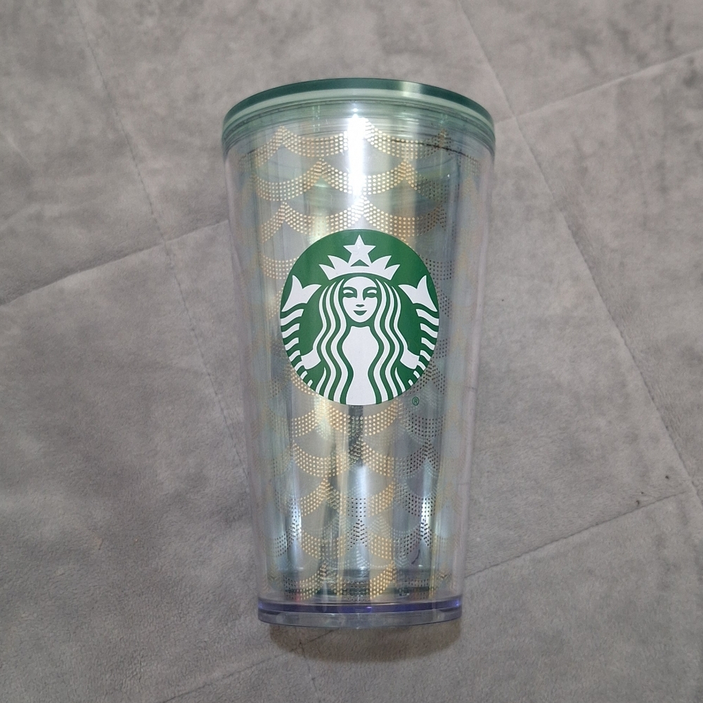 Starbuck 16 Ouncer Tumbler Metallice Scale Pattern
